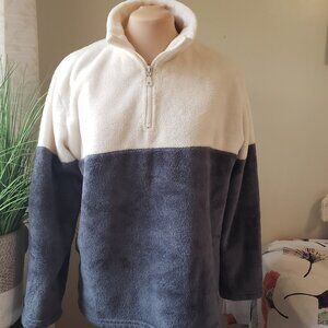 Wallflower Women's Fleece